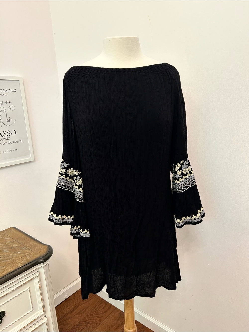 Max studio bell sleeve dress